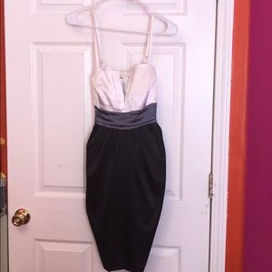 B wear too black and white dress